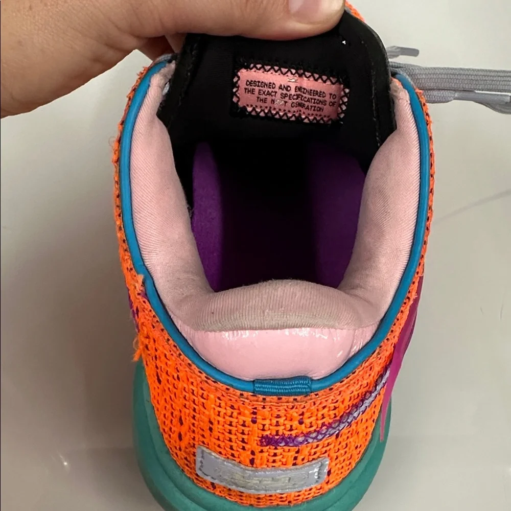Nike LeBron 20 Low ‘Chosen 1’ neon orange 9